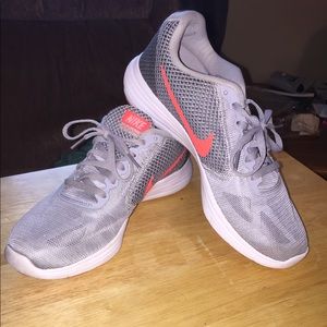 Nike tennis shoes